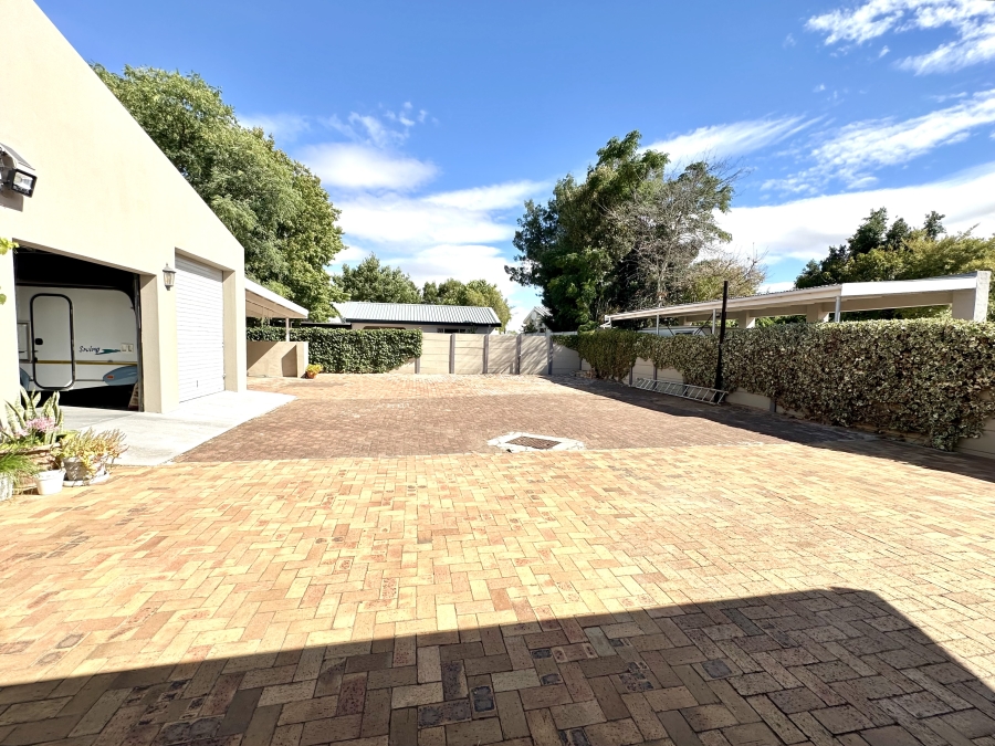 To Let 3 Bedroom Property for Rent in Panorama Western Cape